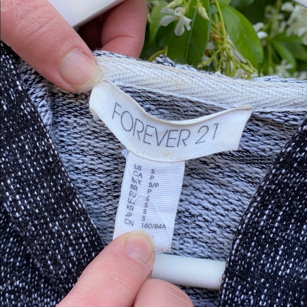 zip up hoodie - Picture 2 of 5